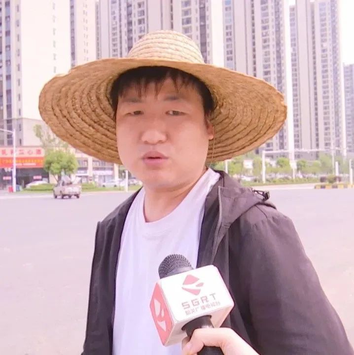 DƬ